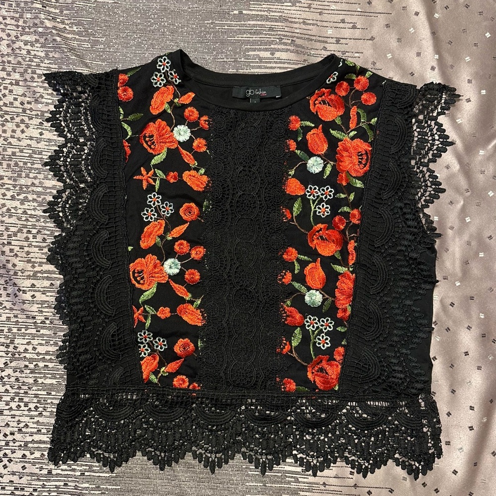 Embroidered Lace Top S